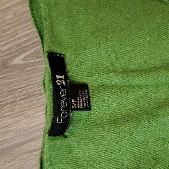 Green v-neck sweater, size small - Picture 3 of 5